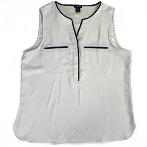 🌺 3/$20 Ann Taylor Tank with Black Trim Size L